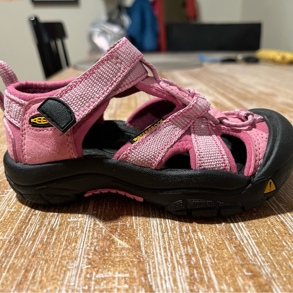 Keen Waterproof Sandals Toddler size 9 - Picture 3 of 7